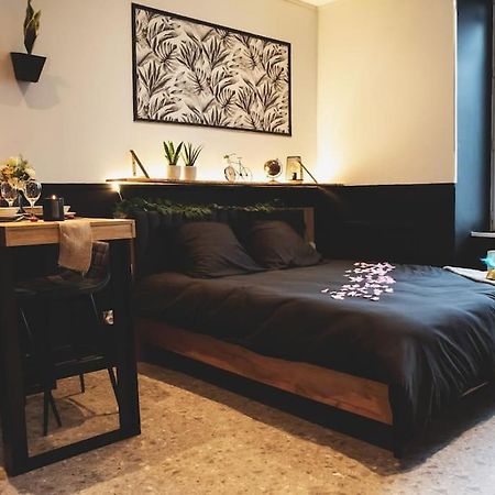 Love Room, La Douce Angevine Анже Экстерьер фото