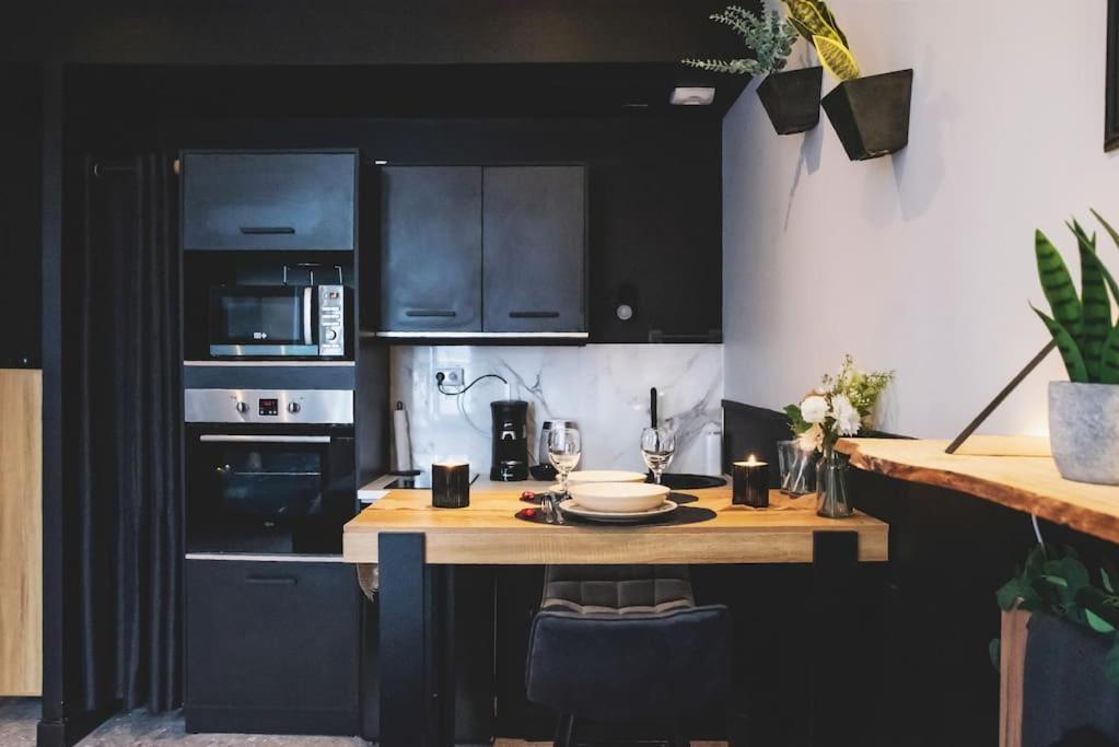 Love Room, La Douce Angevine Анже Экстерьер фото