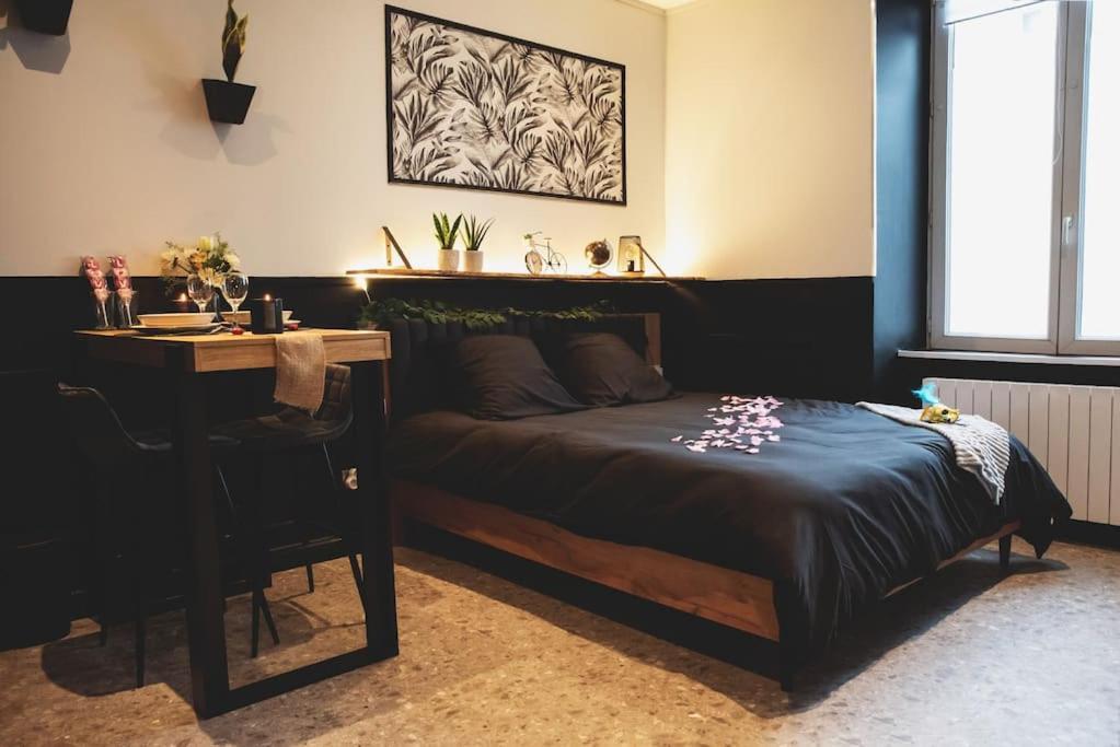 Love Room, La Douce Angevine Анже Экстерьер фото